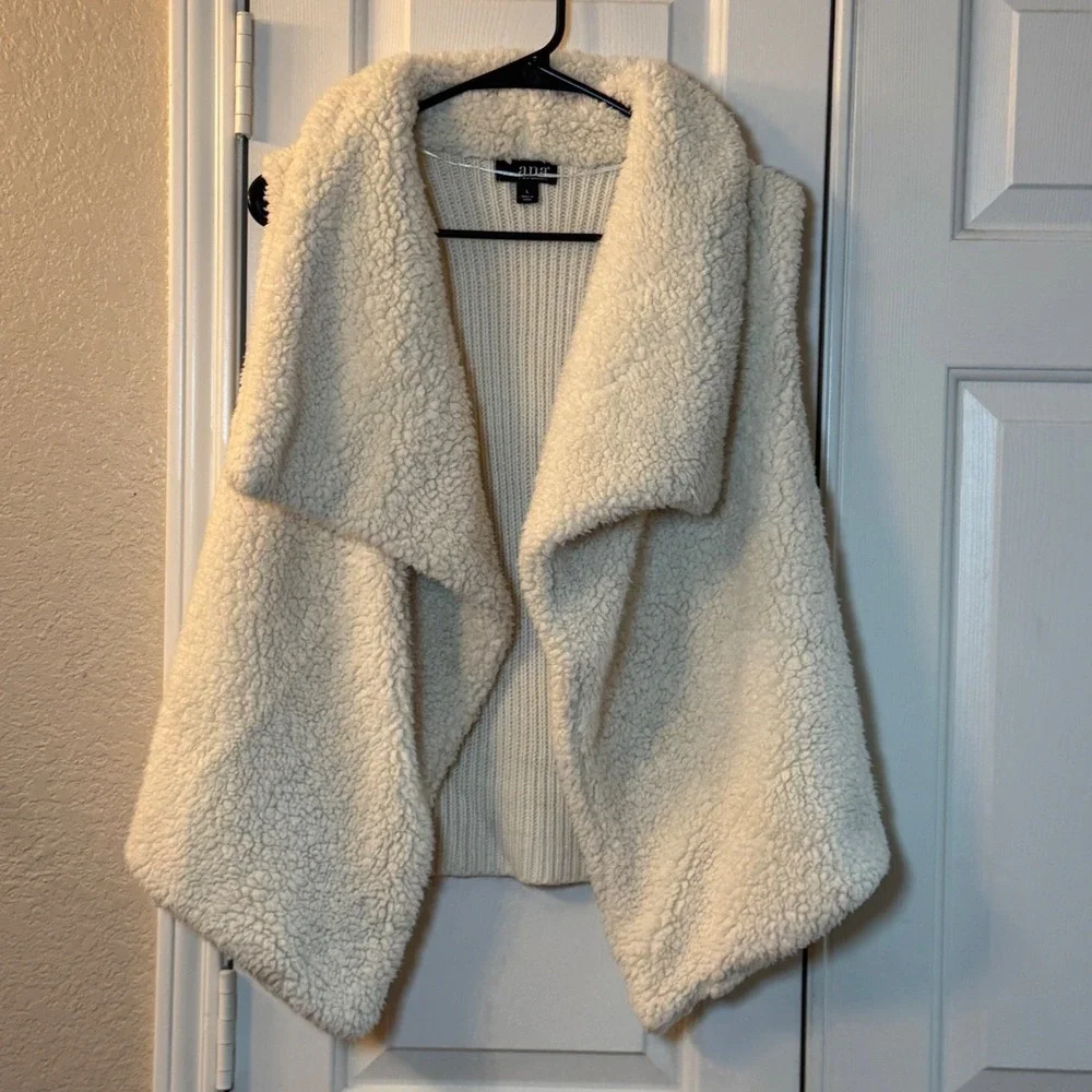 a.n.a A New Approach Faux Fur Vest Women Ivory Open Front Wide Collar Boho Sz L